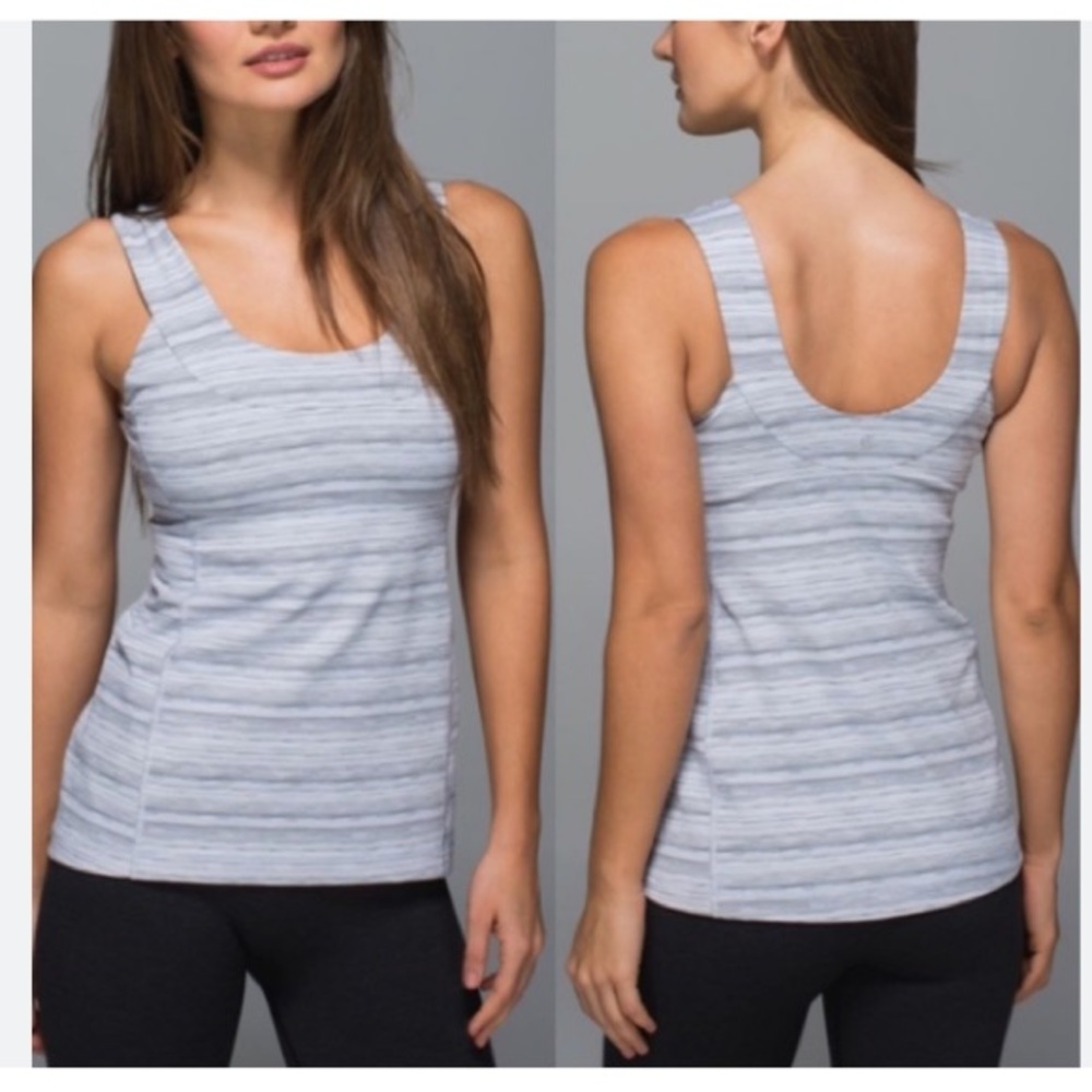Lululemon Tank top whit Bra Pads😍
